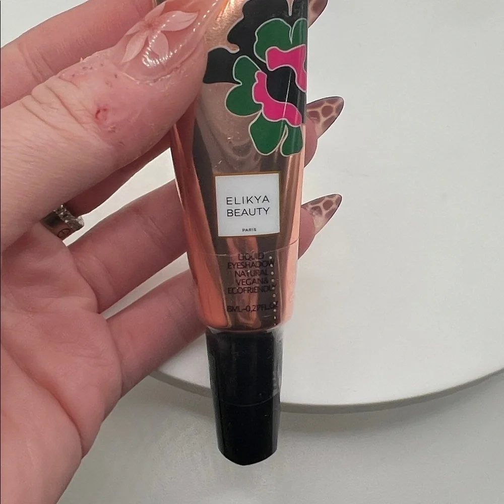 Elikya Beauty Liquid Eyeshadow